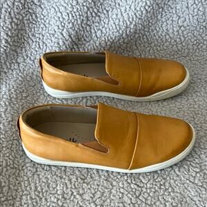SoftWalk
Alexandria Tan Slip-On Shoes